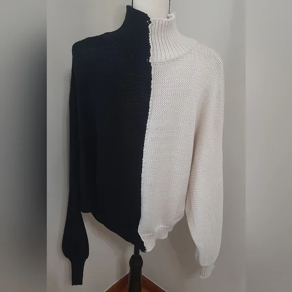 *FINAL SALE* NWOT POL Dolman Sleeve Turtle Neck Sweater W/ Pearl Button Detail - Picture 12 of 14
